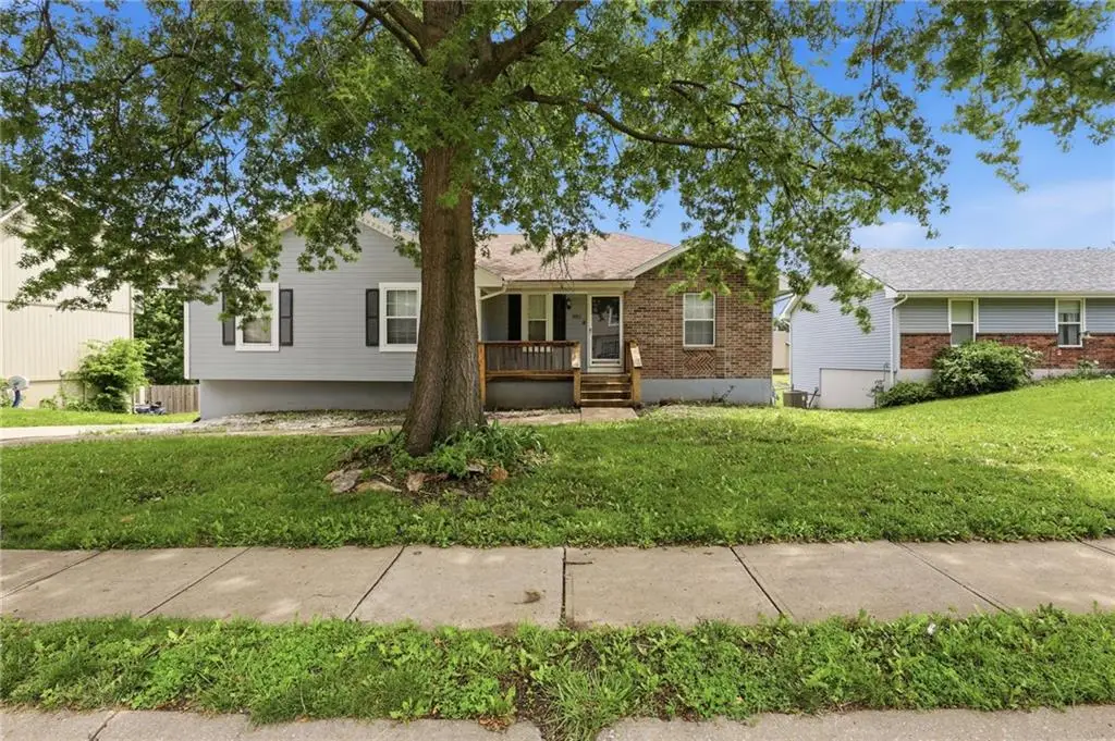 901 SW Foxtail Drive, Grain Valley, MO 64029 - #1
