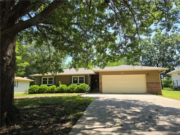 1601 S Maple Street, Ottawa, KS 66067
