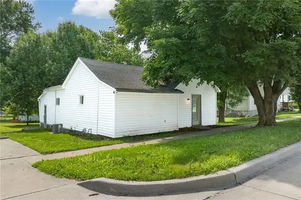 205 S 6th Street, Savannah, MO 64485