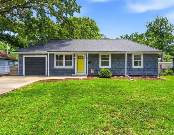 8727 Goddard Street, Overland Park, KS 66214