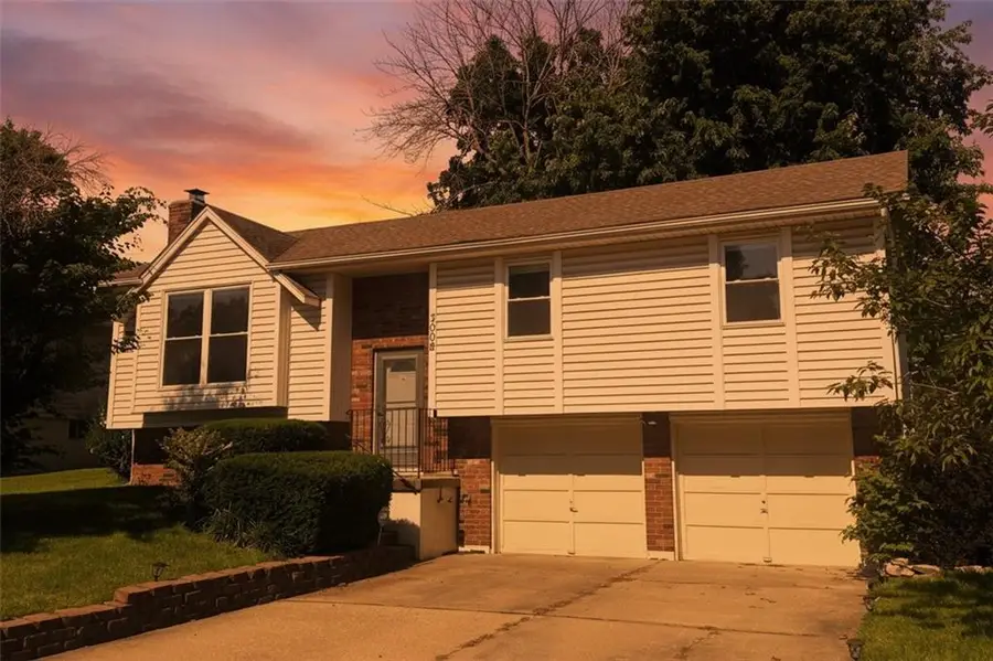 3008 S Bryn Mawr Drive, Independence, MO 64057 - #2
