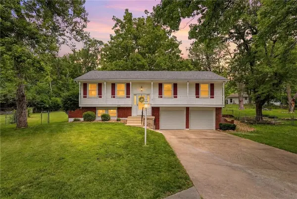 10601 Walrond Avenue, Kansas City, MO 64137