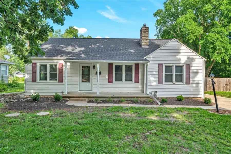 2212 SW Burnett Road, Topeka, KS 66614 - #2