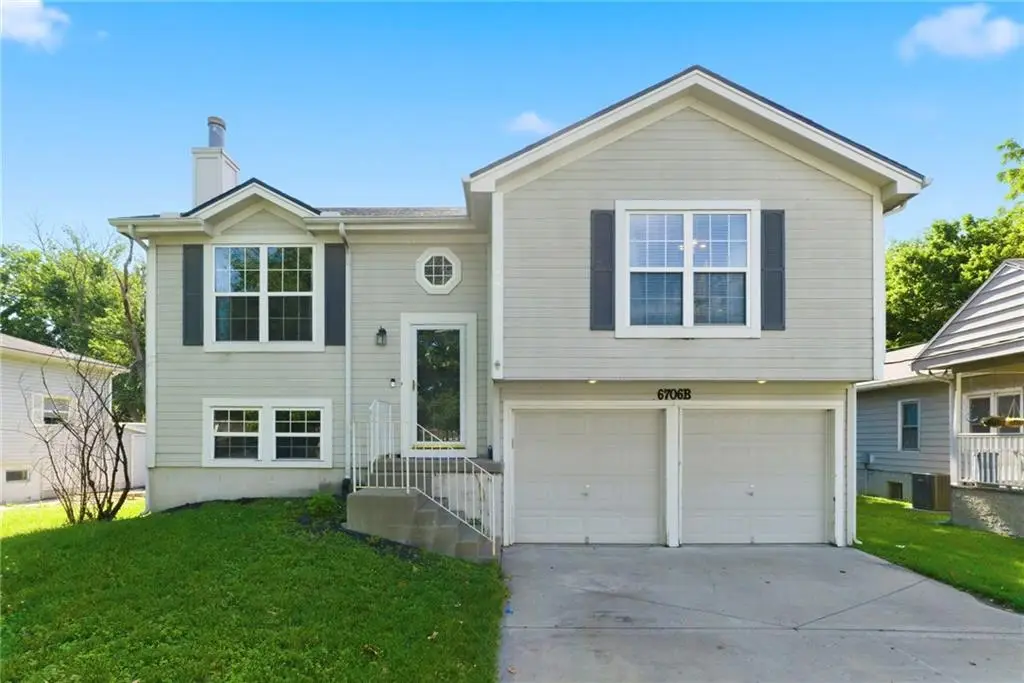 6706 S Brookside Road, Pleasant Valley, MO 64068 - #1