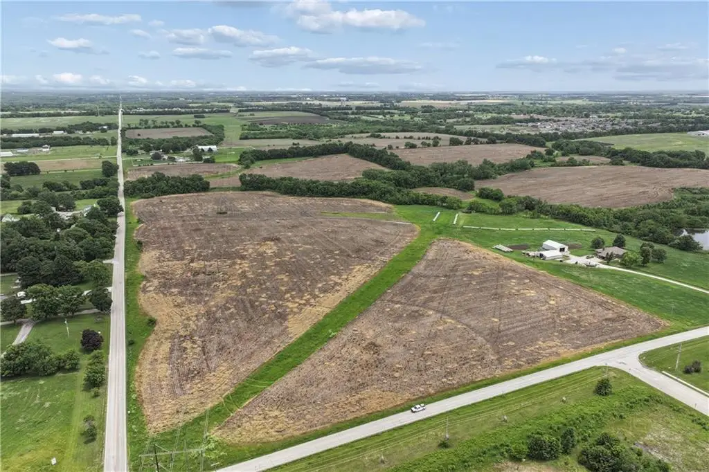 19411 S Ridgeview Road, Spring Hill, KS 66083 - #1