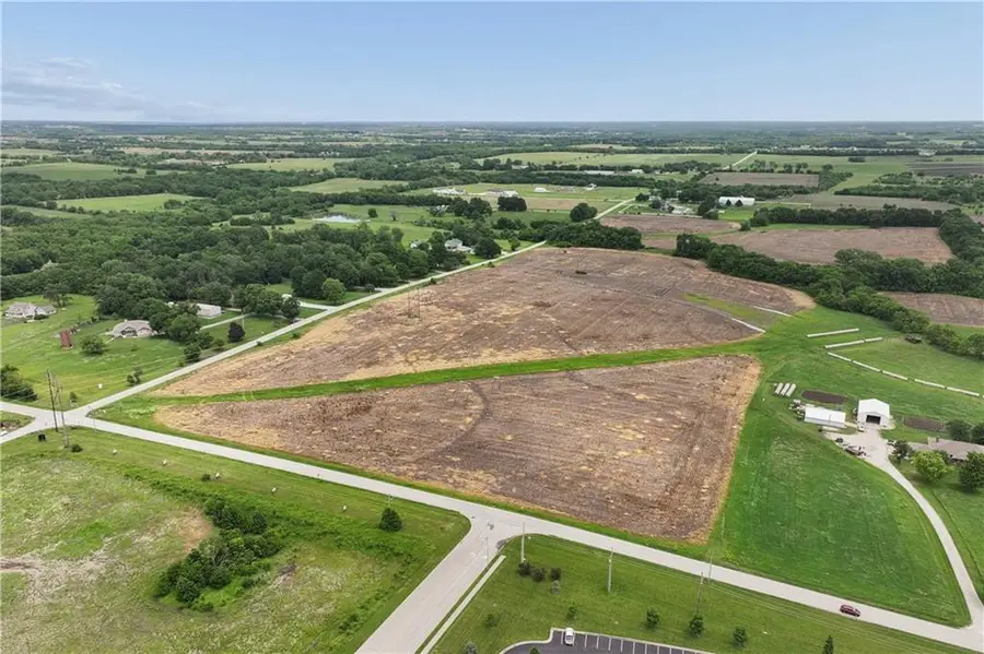 19411 S Ridgeview Road, Spring Hill, KS 66083 - #3