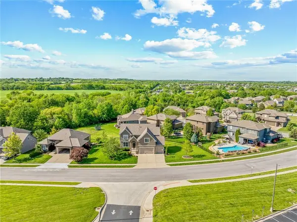 1518 Creekmoor Drive, Raymore, MO 64083