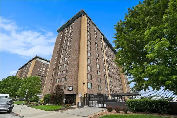 700 E 8th Street #14 M, Kansas City, MO 64106