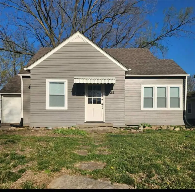122 S Campbell Street, Pleasant Hill, MO 64080 - #3
