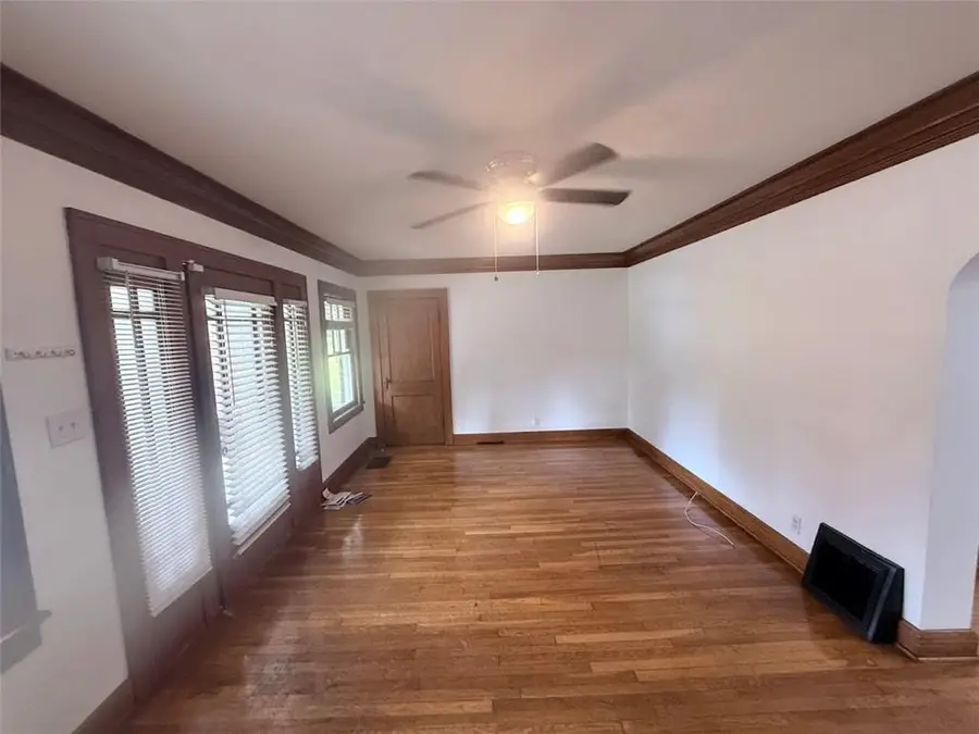 842 Barnett Avenue, Kansas City, KS 66101 - #3