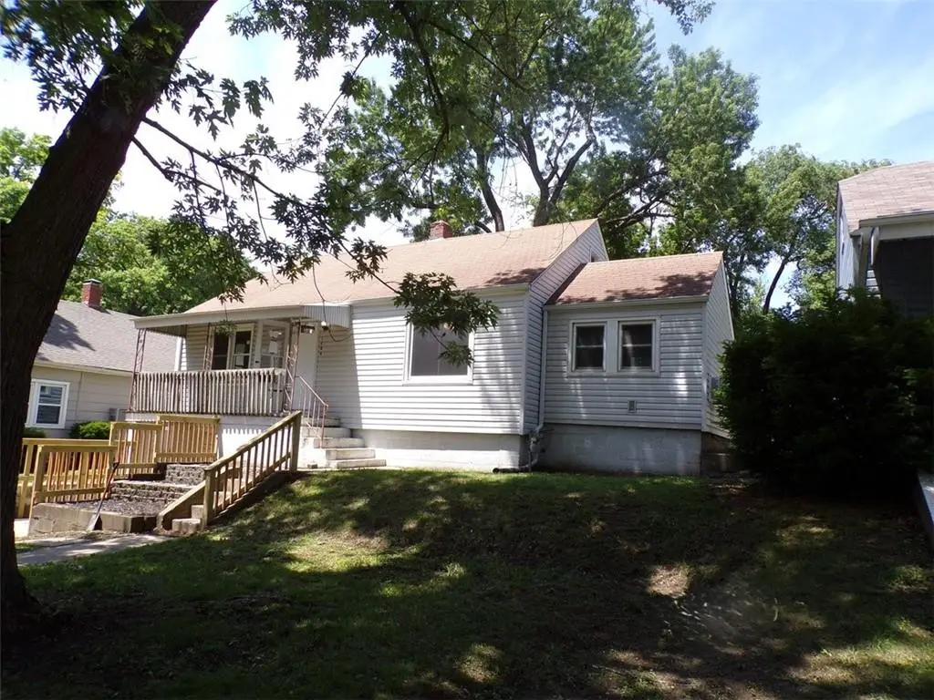 1208 Olive Street, Leavenworth, KS 66048 - #1