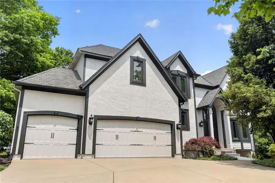 10820 S Cedar Niles Boulevard, Olathe, KS 66061 - #2