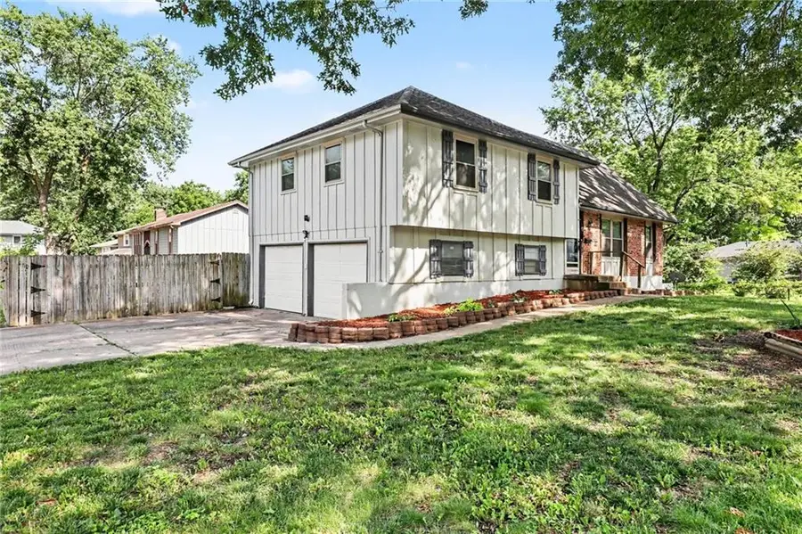 13301 Lowell Avenue, Grandview, MO 64030 - #2