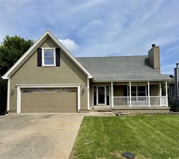 205 N Highland Drive, Raymore, MO 64083