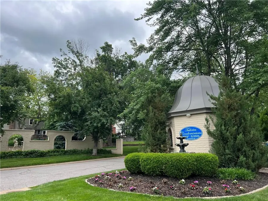 6708 W 109th Street #E, Overland Park, KS 66211 - #2