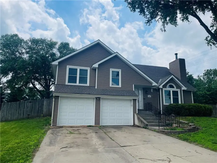 933 Park Avenue, Leavenworth, KS 66048 - #2