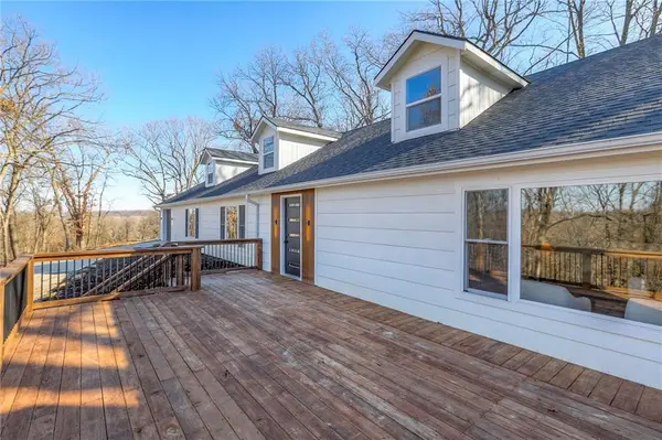 8721 S Hardsaw Road Road, Oak Grove, MO 64075