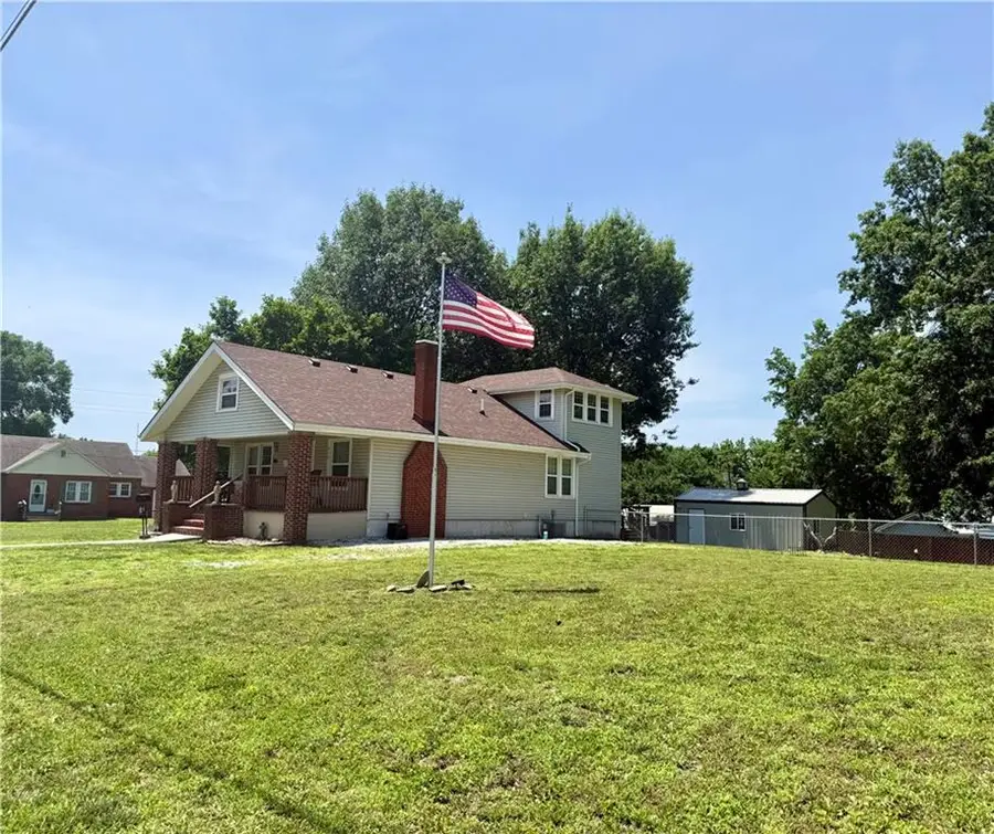 410 S Institute Street, Richmond, MO 64085 - #2