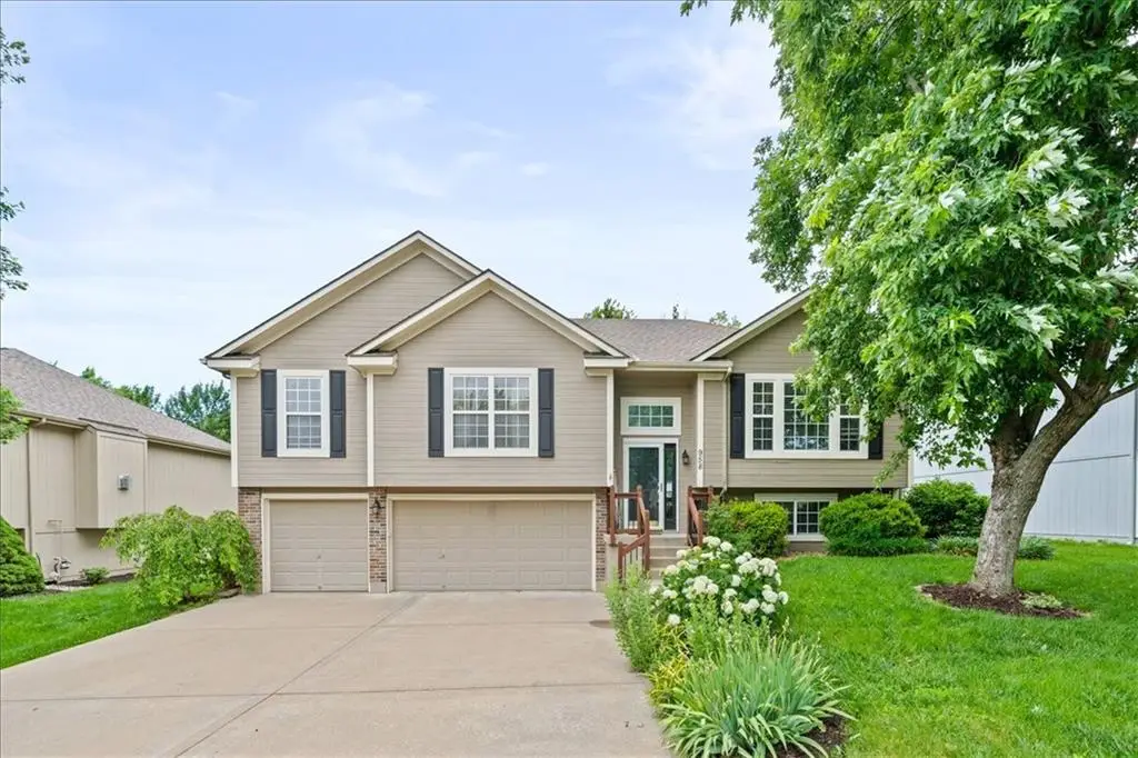 958 NW Maplewood Court, Grain Valley, MO 64029 - #1