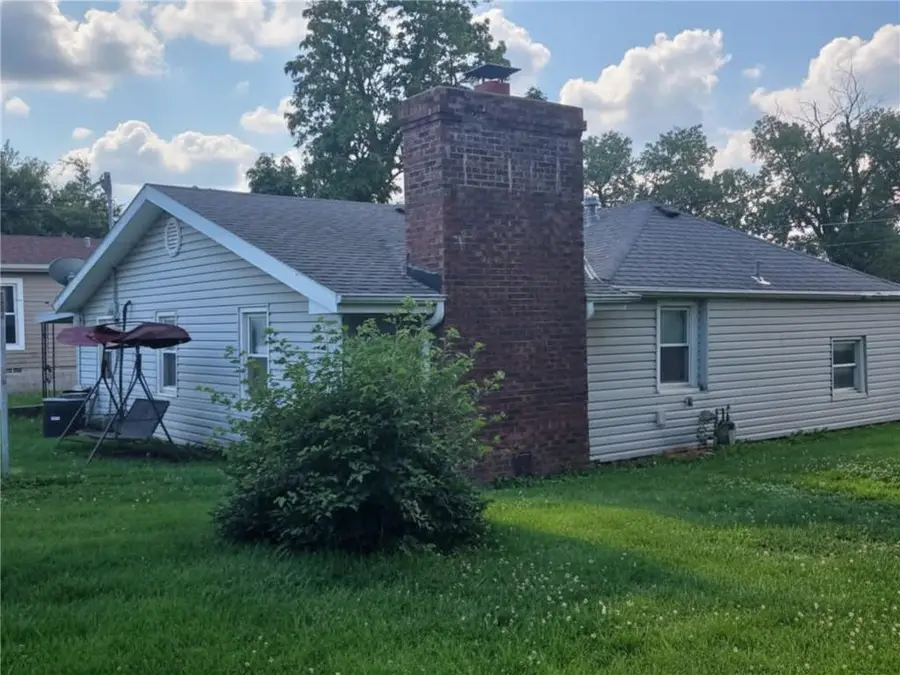 5909 Diagonal Road, Saint Joseph, MO 64504 - #2