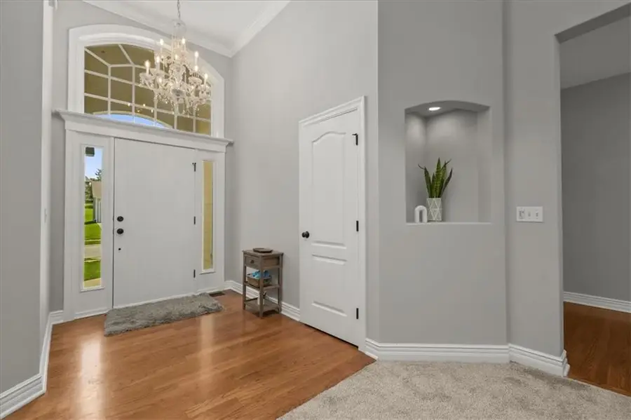 9014 N St Clair Avenue, Kansas City, MO 64154 - #2