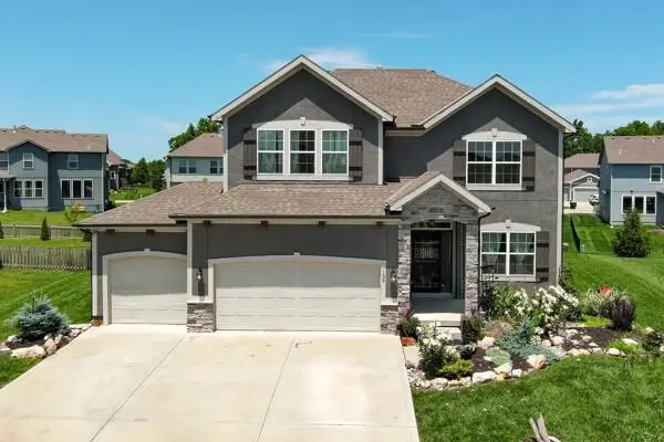 139 SE Briar Valley Lane, Blue Springs, MO 64064