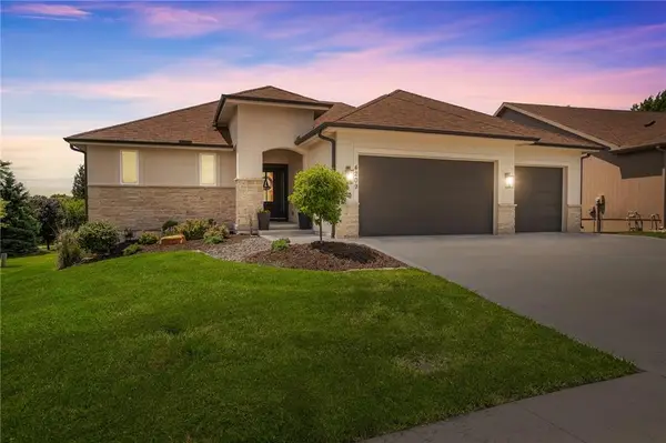 4209 NE Hideaway Drive, Lee's Summit, MO 64064