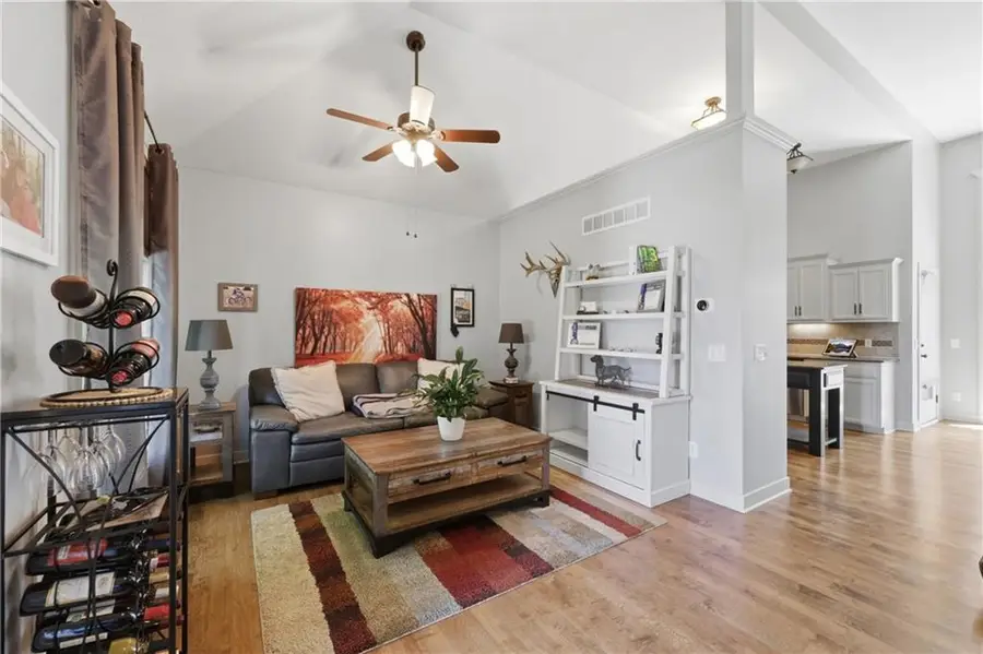 11043 N Madison Avenue, Kansas City, MO 64155 - #2