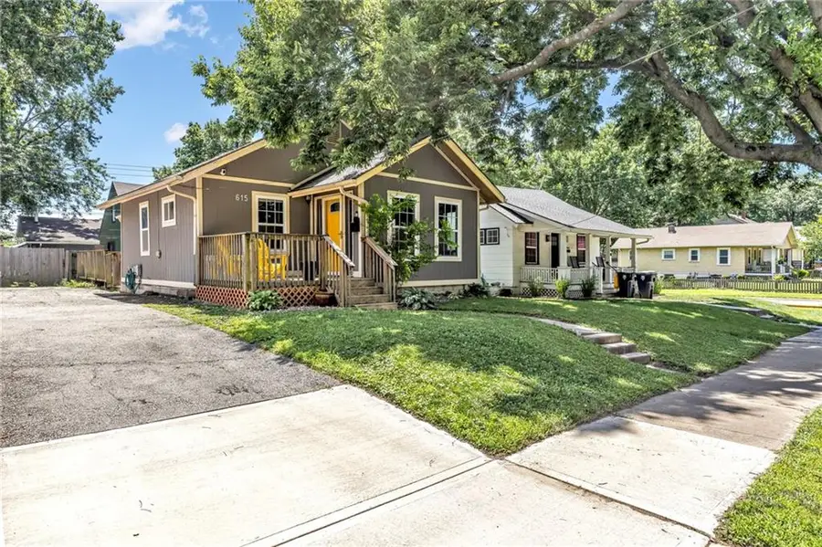 615 W 77th Street, Kansas City, MO 64114 - #2