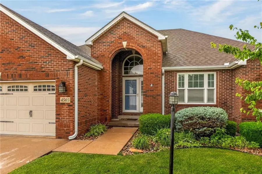 4503 S Wilshire Drive, Saint Joseph, MO 64506 - #3