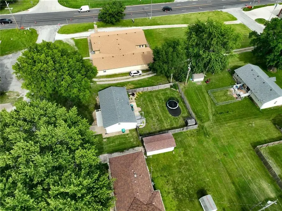 105 Sioux Avenue, Hiawatha, KS 66434 - #2