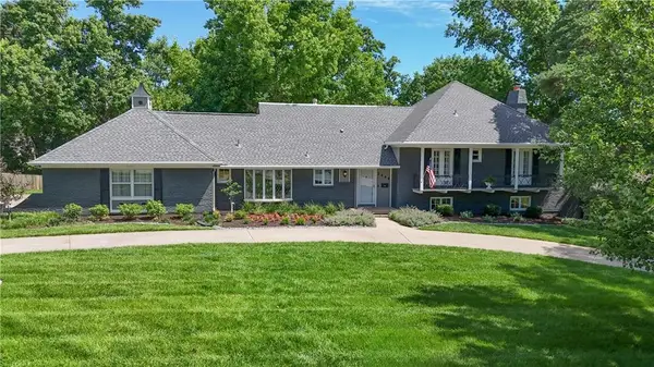 2444 103 Street, Leawood, KS 66206