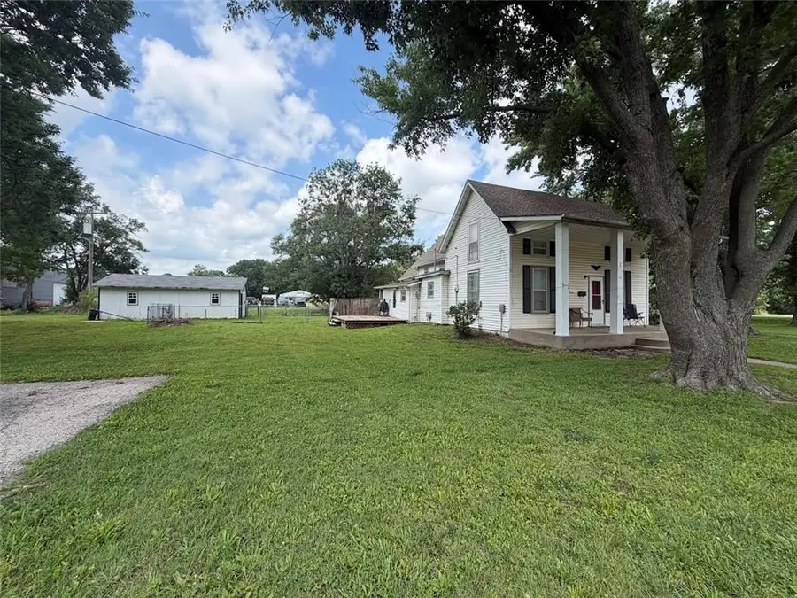 604 S 3rd Street, Burlington, KS 66839 - #3
