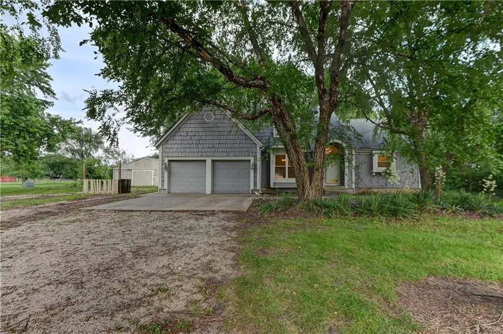 28385 Woodland Road, Paola, KS 66071 - #1