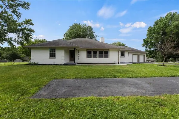 10505 W 49th Street, Shawnee, KS 66203