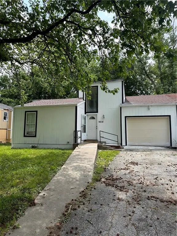 9516 Manning Avenue, Kansas City, MO 64134 - #1