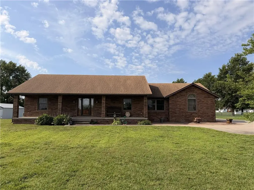 1914 W Maple Street, Columbus, KS 66725 - #1
