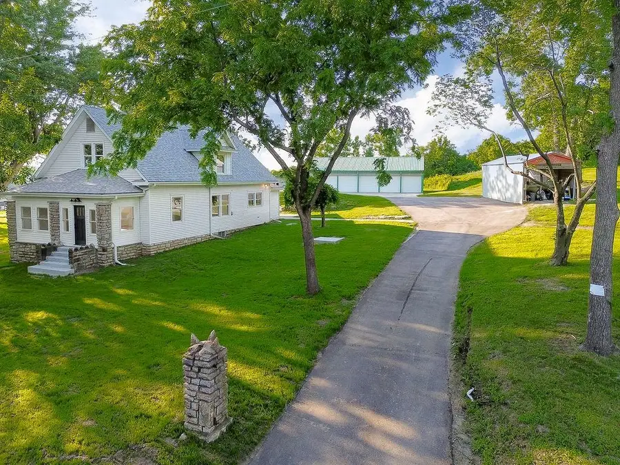 31906 E Burgess Road, Buckner, MO 64016 - #3