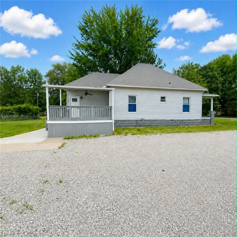 511 S Florida Avenue, Columbus, KS 66725 - #3