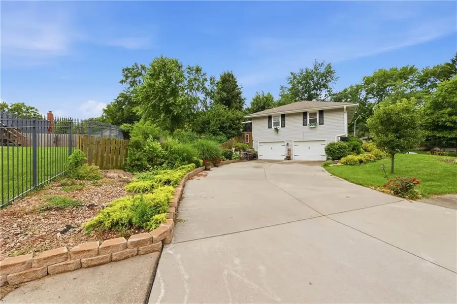 2821 Tepee Avenue, Independence, MO 64057 - #3