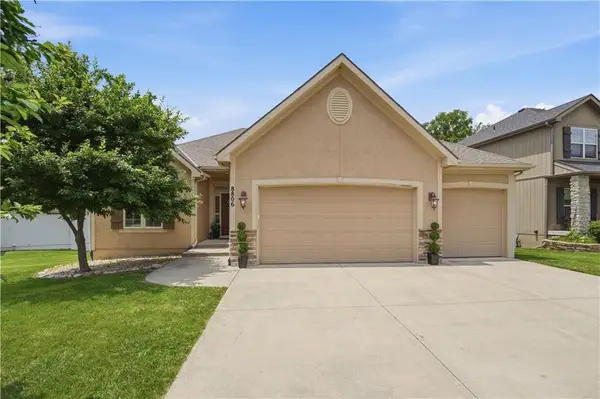 8806 N Norton Avenue, Kansas City, MO 64156