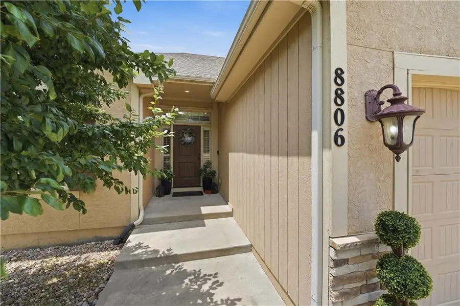 8806 N Norton Avenue, Kansas City, MO 64156 - #3