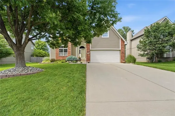 908 SE 12th Street, Lee's Summit, MO 64081
