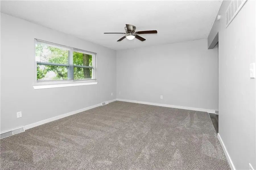 102 Cooper Street, Buckner, MO 64016 - #3