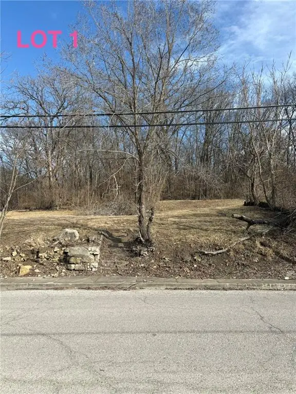 631 N Main Street, Excelsior Springs, MO 64024