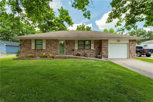 203 W Phillips Street, Odessa, MO 64076