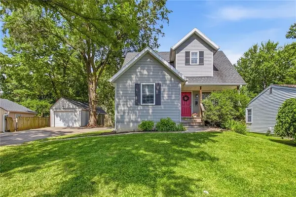 8920 Oak Street, Kansas City, MO 64114