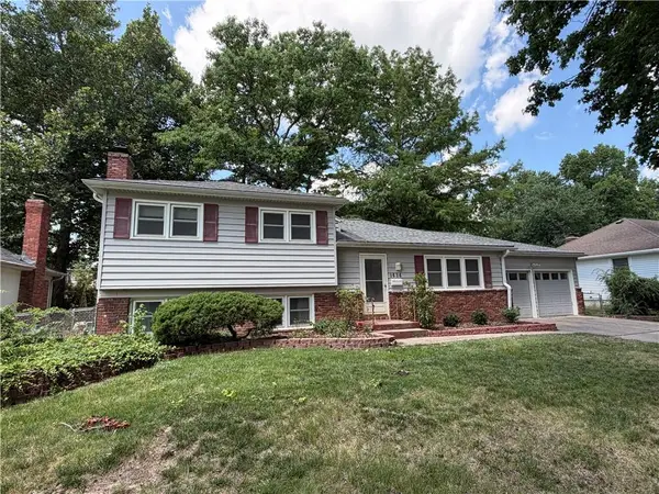 9624 Woodson Drive, Overland Park, KS 66207