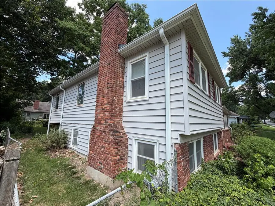 9624 Woodson Drive, Overland Park, KS 66207 - #2