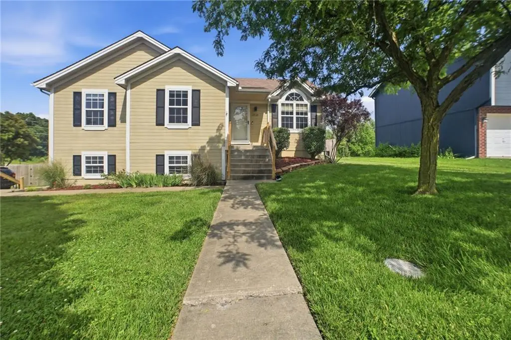 11131 N Lewis Avenue, Kansas City, MO 64157 - #1